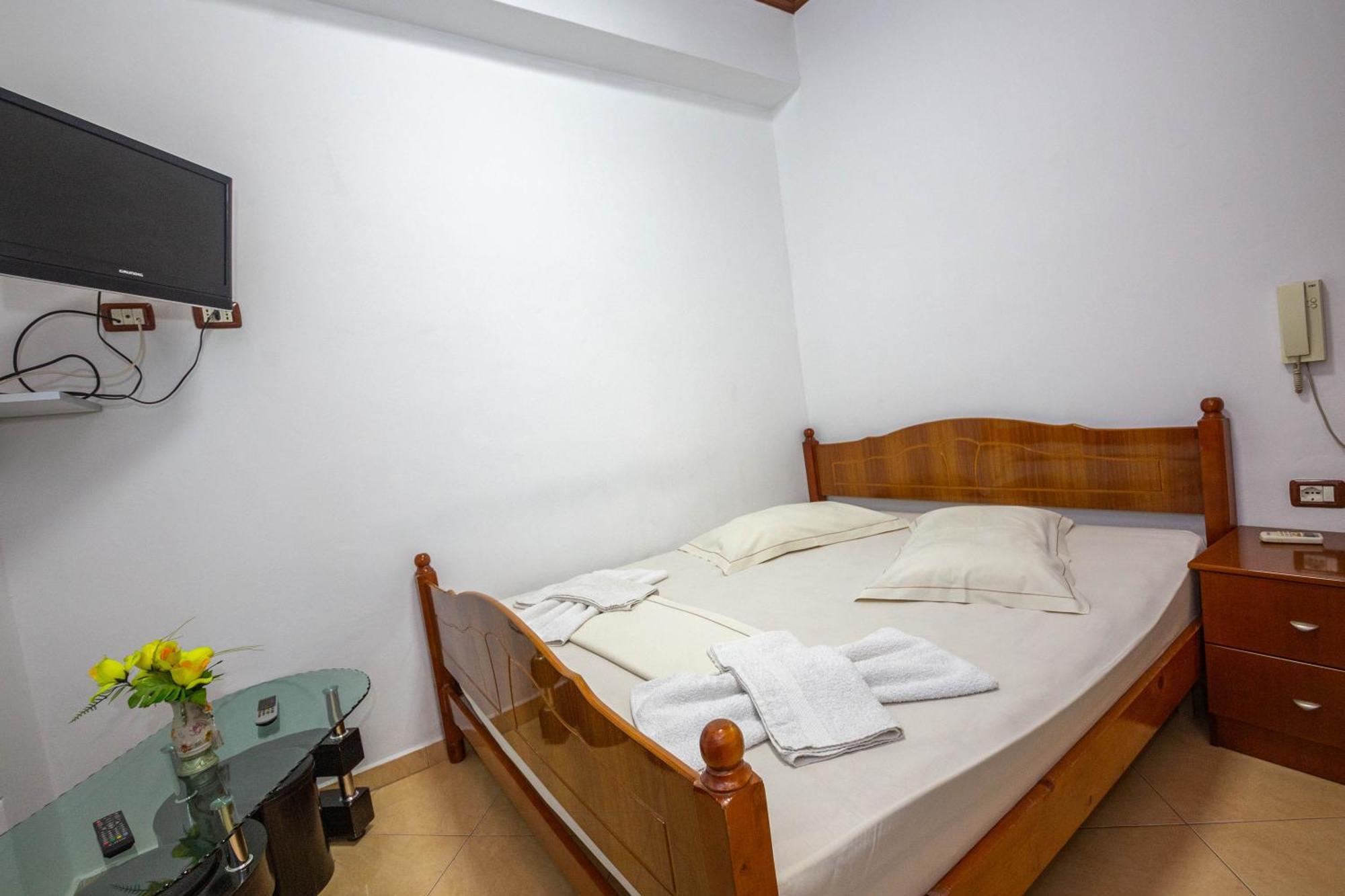 Hotel Shpella Berat Esterno foto