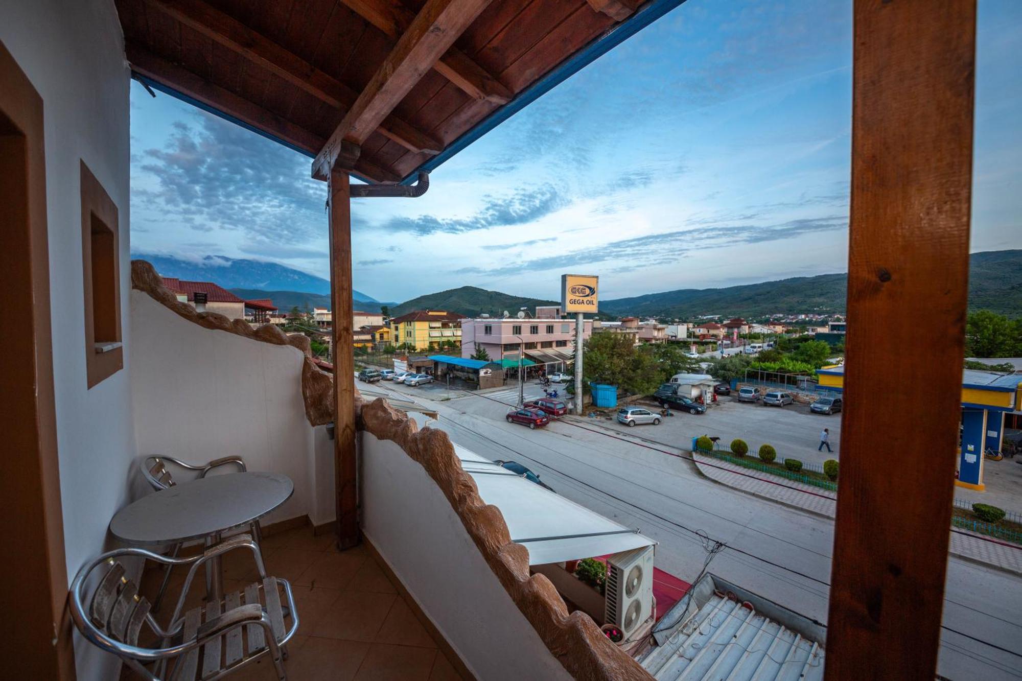 Hotel Shpella Berat Esterno foto