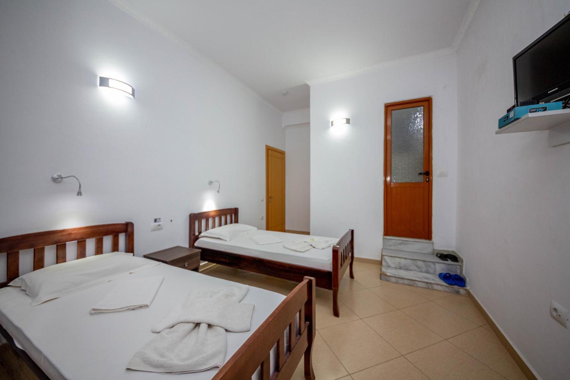Hotel Shpella Berat Esterno foto