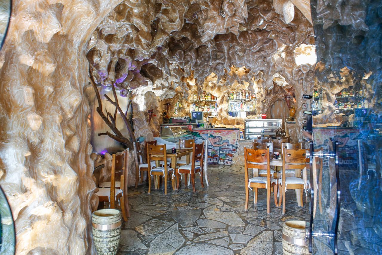 Hotel Shpella Berat Esterno foto